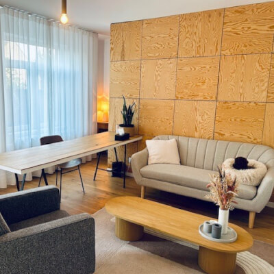 Van de Weyer, Lore Lore Van de Weyer