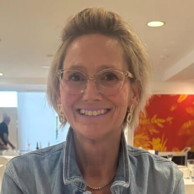 van den eynde, Vivian Vivian van den eynde