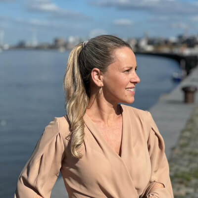 Van Houdt, Isabelle Isabelle Van Houdt